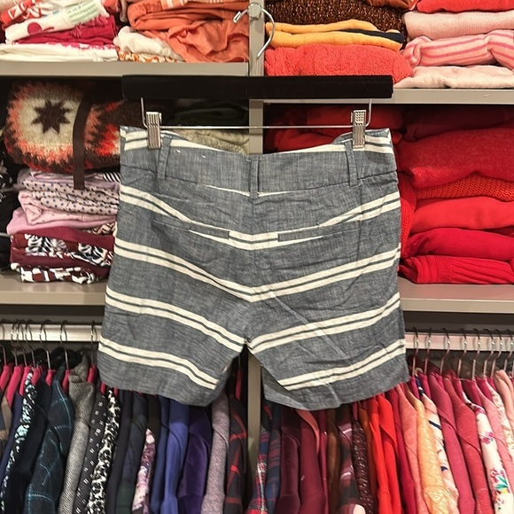 Loft chambray with white stripes shorts size 00 - Picture 3 of 3